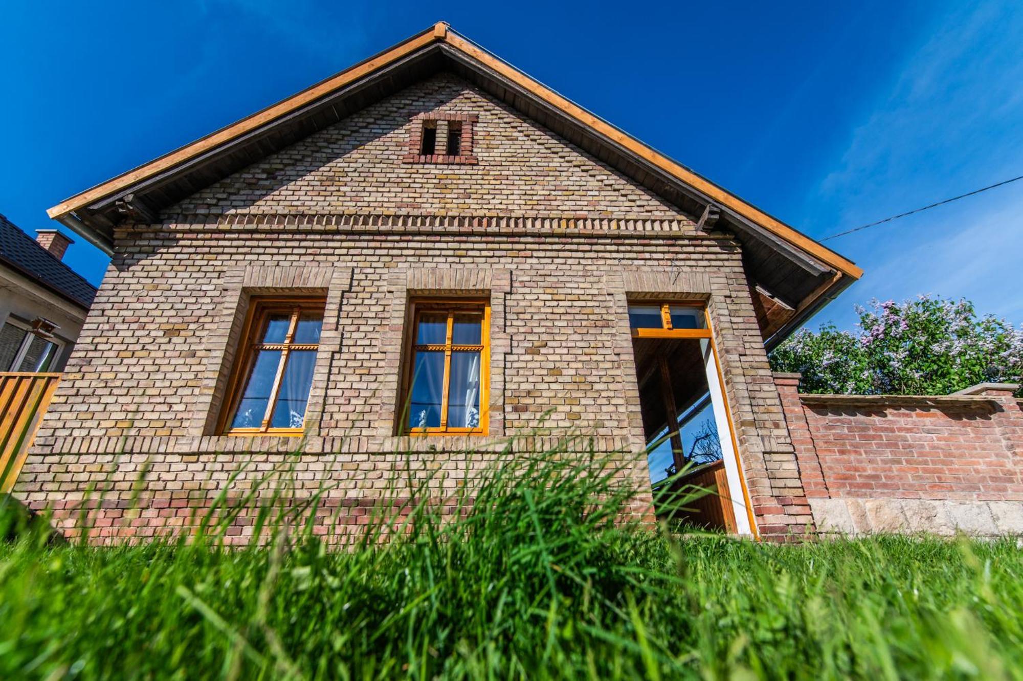 Minifaktura Loft Apartman & Reggelizo Es Etelbar Szokolya エクステリア 写真