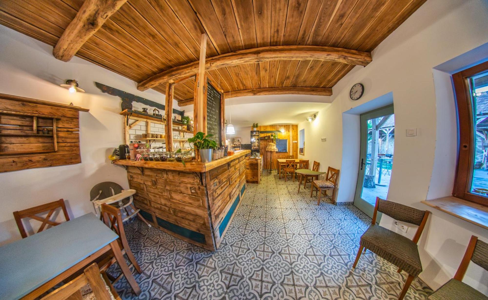 Minifaktura Loft Apartman & Reggelizo Es Etelbar Szokolya エクステリア 写真